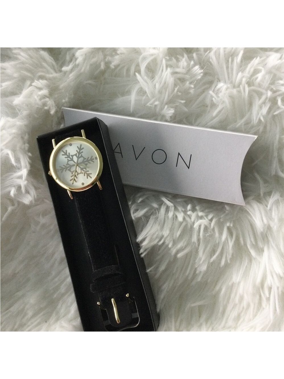 AVON Woman’s Summers Best watch snowflake new in box Faux leather like strap
